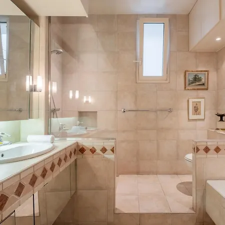 Veeve - Madeleine Royale Paris